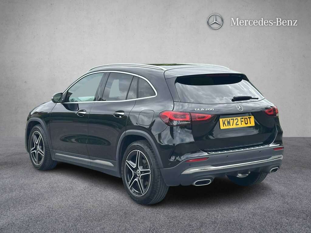 Mercedes-Benz GLA Class 200 Amg Line Premium 2023 KW72FOT Black #2