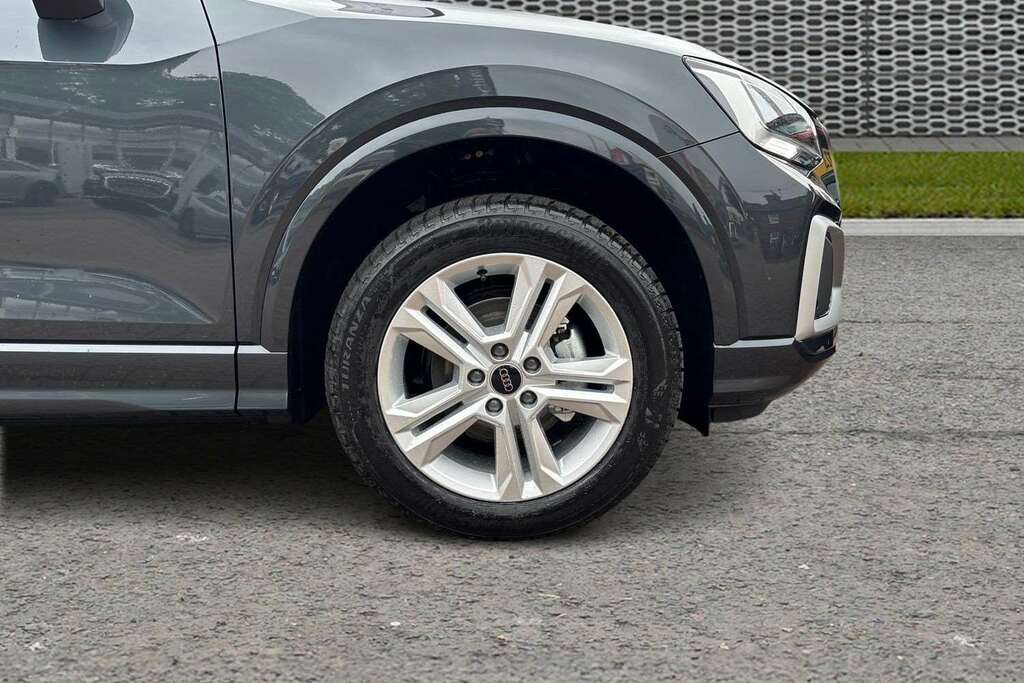 Audi Q2 35 Tfsi Sport S Tronic Tech 2026 LM26KWO Grey #5