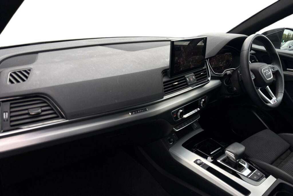 Audi Q5 45 Tfsi Quattro S Line S Tronic 2024 MV74OLH Black #2