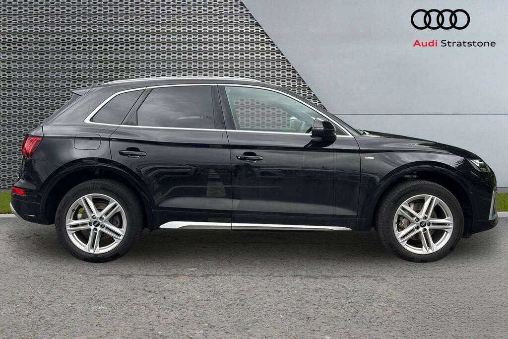 Audi Q5 45 Tfsi Quattro S Line S Tronic 2024 MV74OLH Black #4