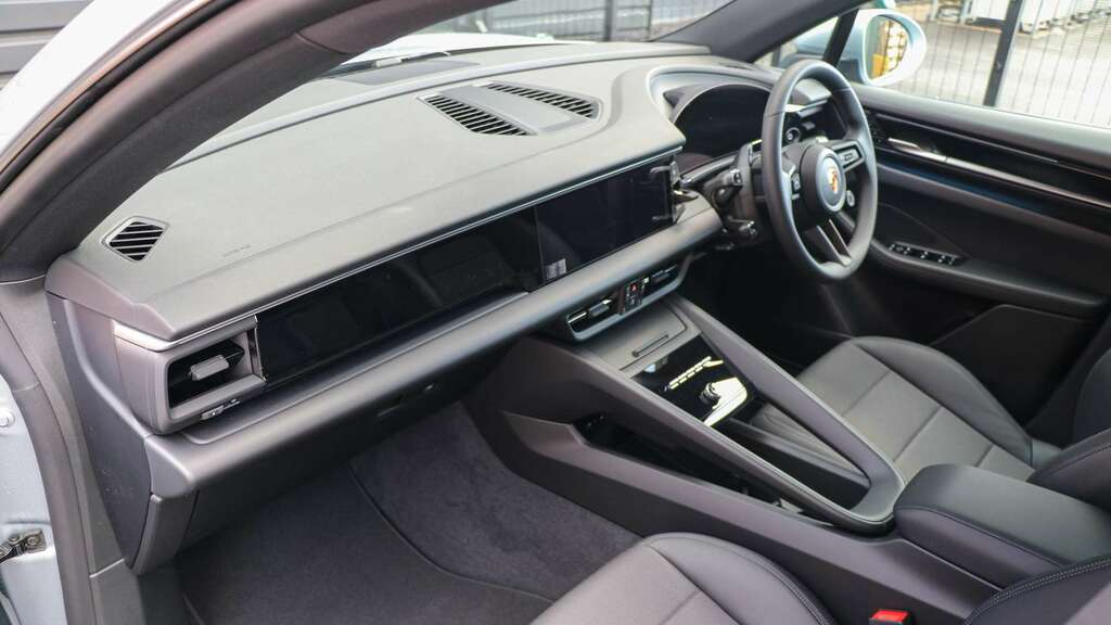 Porsche Macan 4 2026 2026 MM26XTV Silver #5