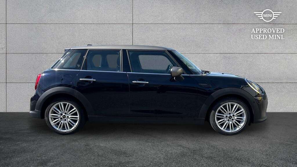 Mini Hatch 1.5 Cooper Exclusive 2022 GJ72NPD Blue #2