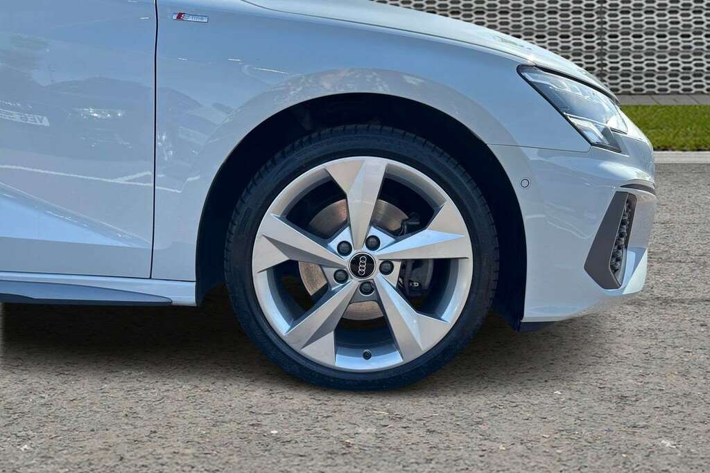 Audi A3 40 Tfsi E S Line S Tronic 2024 BC24ZGT White #4