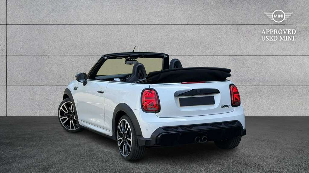 Mini Hatch 2.0 S Exclusive 2024 White #2