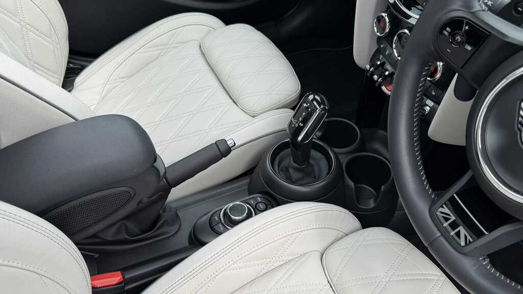 Mini Hatch 2.0 S Exclusive 2024 BK24UCX Black #6