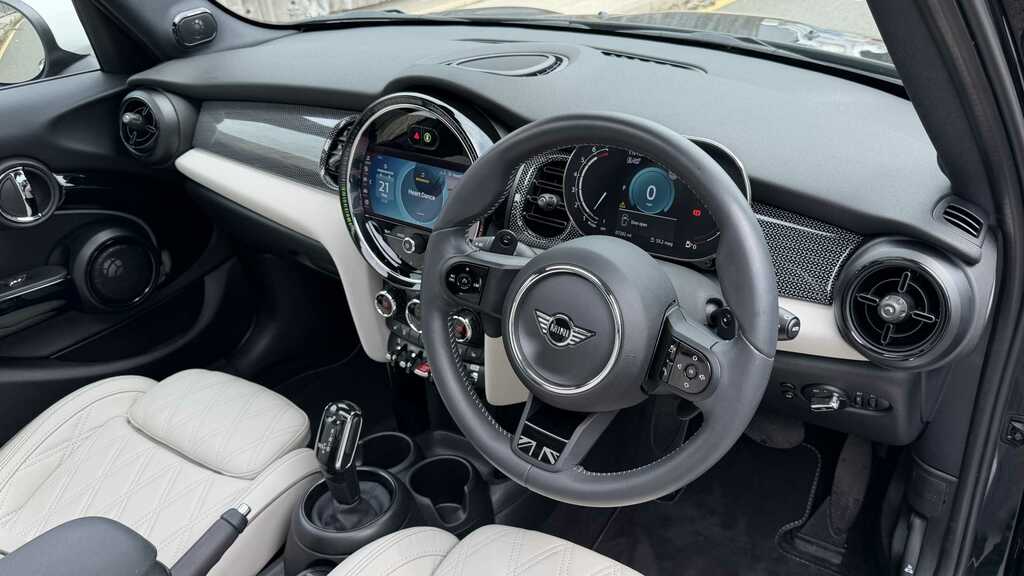 Mini Hatch 2.0 S Exclusive 2024 BK24UCX Black #5