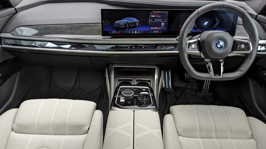 BMW i7 400Kw Xdrive60 M Sport 105.7Kwh 2024 Black #4