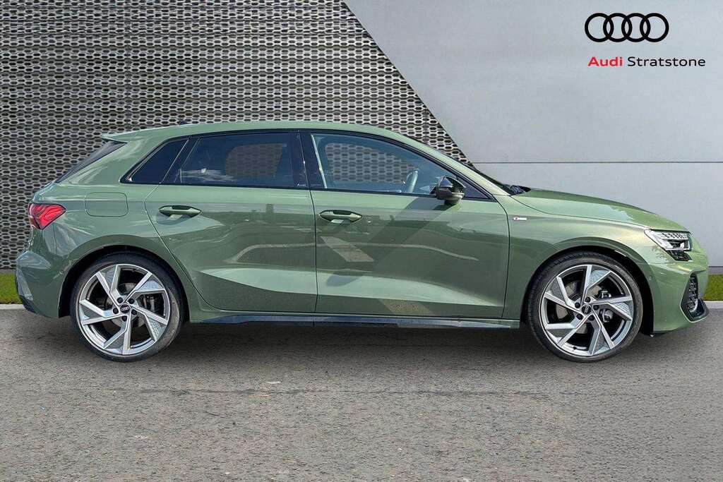 Audi A3 1.5 Tfsi 150 Black Edition S Tronic 2025 MV75KKL Green #4