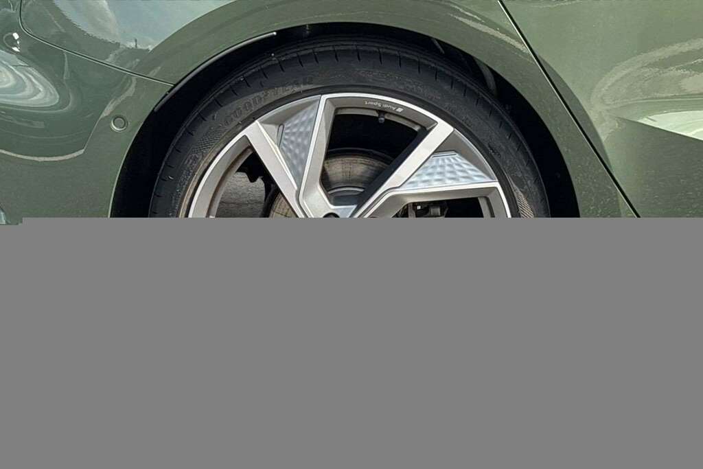 Audi A3 1.5 Tfsi 150 Black Edition S Tronic 2025 MV75KKL Green #5