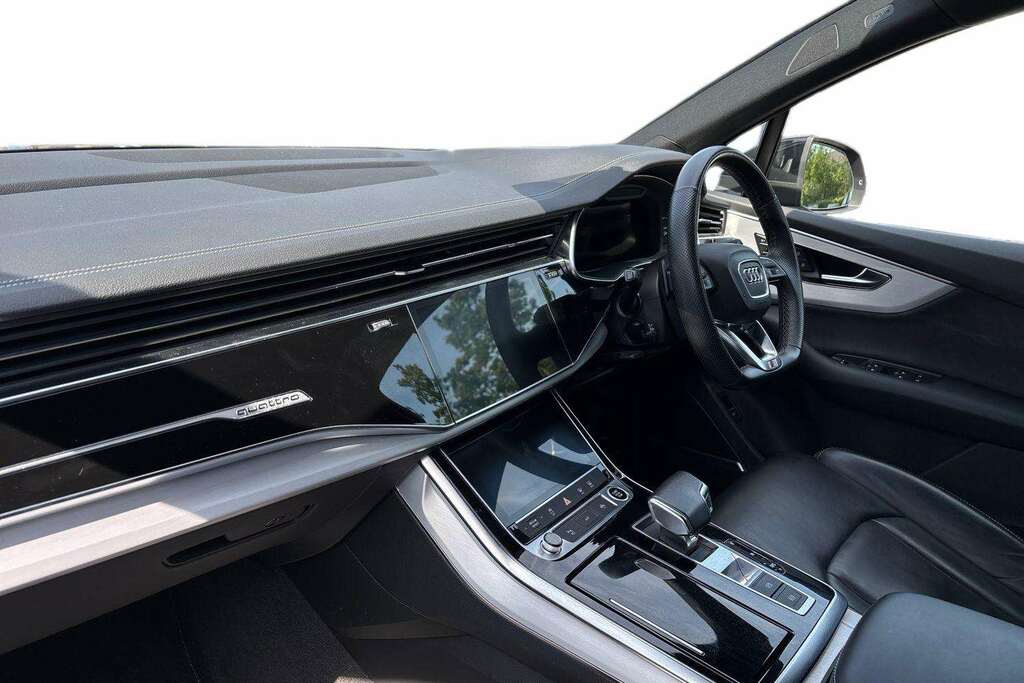 Audi Q7 55 Tfsi Quattro S Line Tiptronic 2023 ML23UVV Black #2