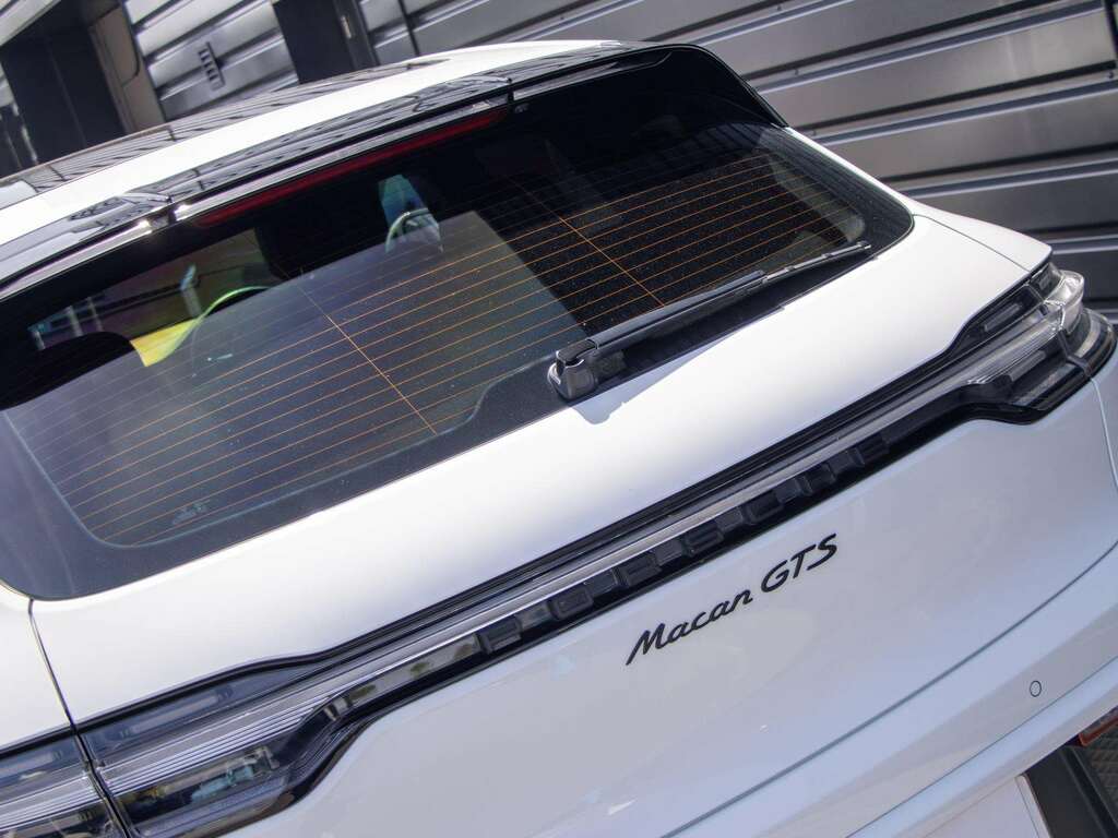 Porsche Macan Gts Pdk 2023 LN73YWP White #3