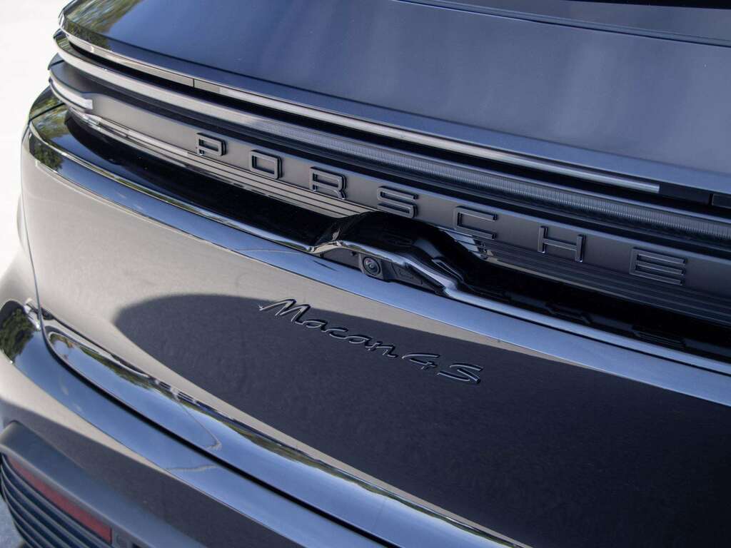 Porsche Macan 380Kw 4S 100Kwh 2025 AK74OJC Black #2