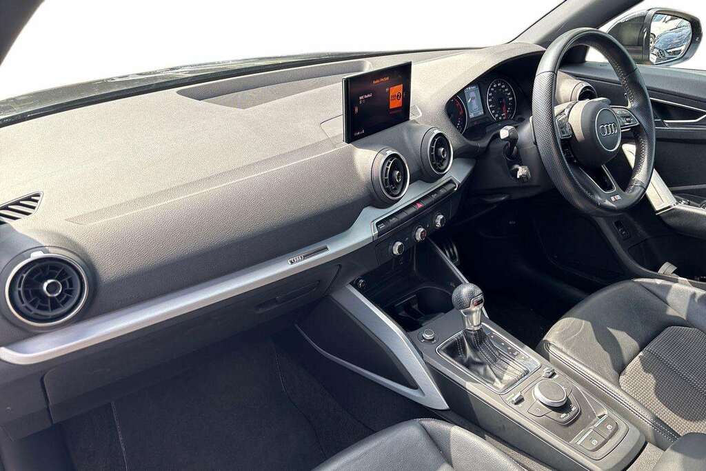 Audi Q2 35 Tfsi S Line S Tronic 2019 Black