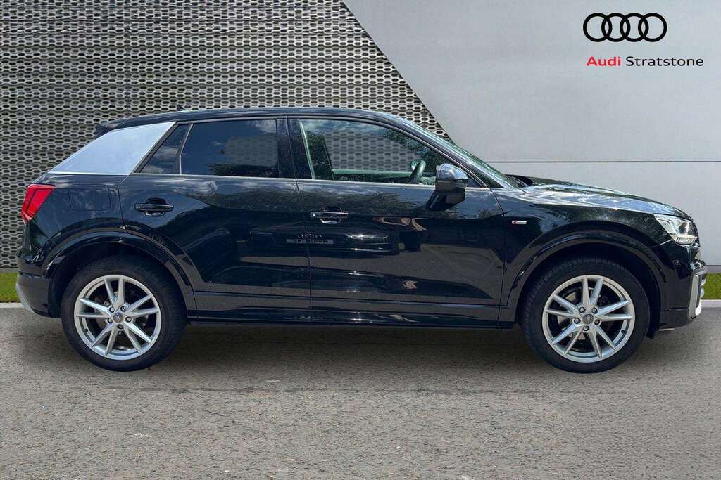 Audi Q2 35 Tfsi S Line S Tronic 2019 KJ19PJV Black #3