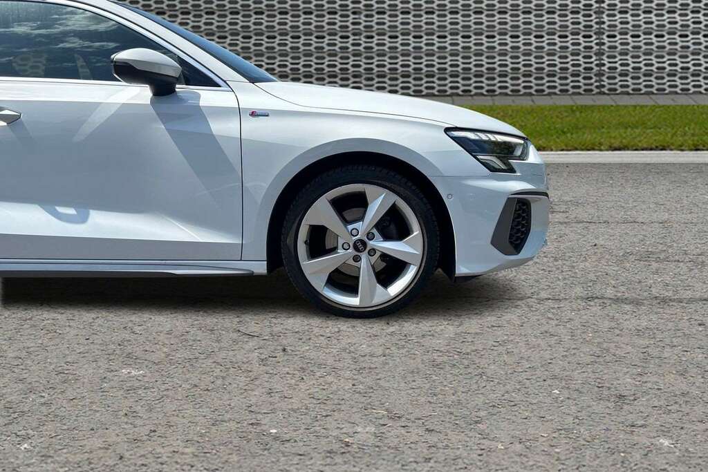 Audi A3 35 Tfsi S Line S Tronic 2023 CX23MZV White #4