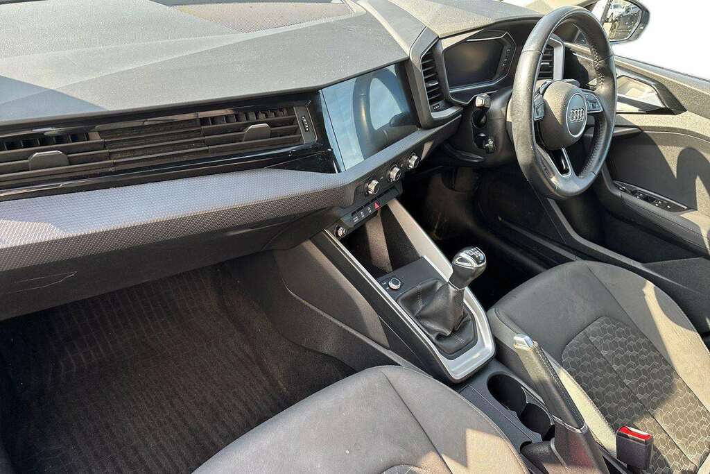 Audi A1 30 Tfsi Sport 2019 DP19XEH White #2