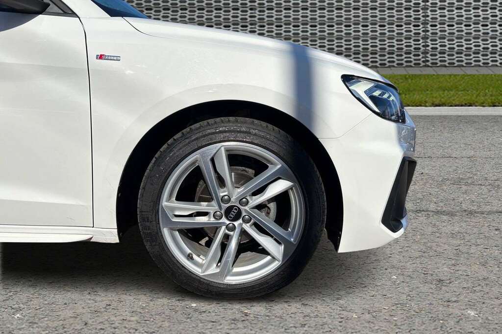 Audi A1 25 Tfsi S Line 2022 LO71KLX White #4