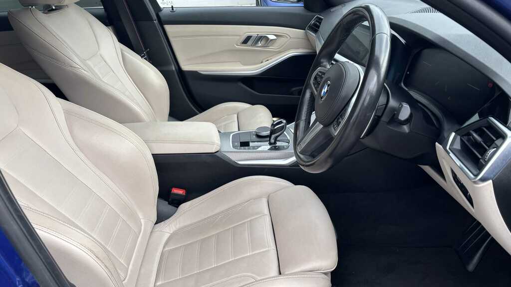 BMW 3 Series 320I M Sport Step 2019 YA69LPX Blue #4