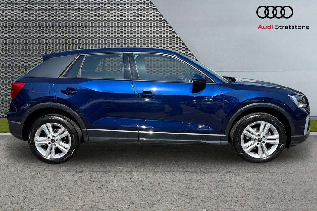 Audi Q2 35 Tfsi Sport S Tronic 2025 BM25JKU Blue #4