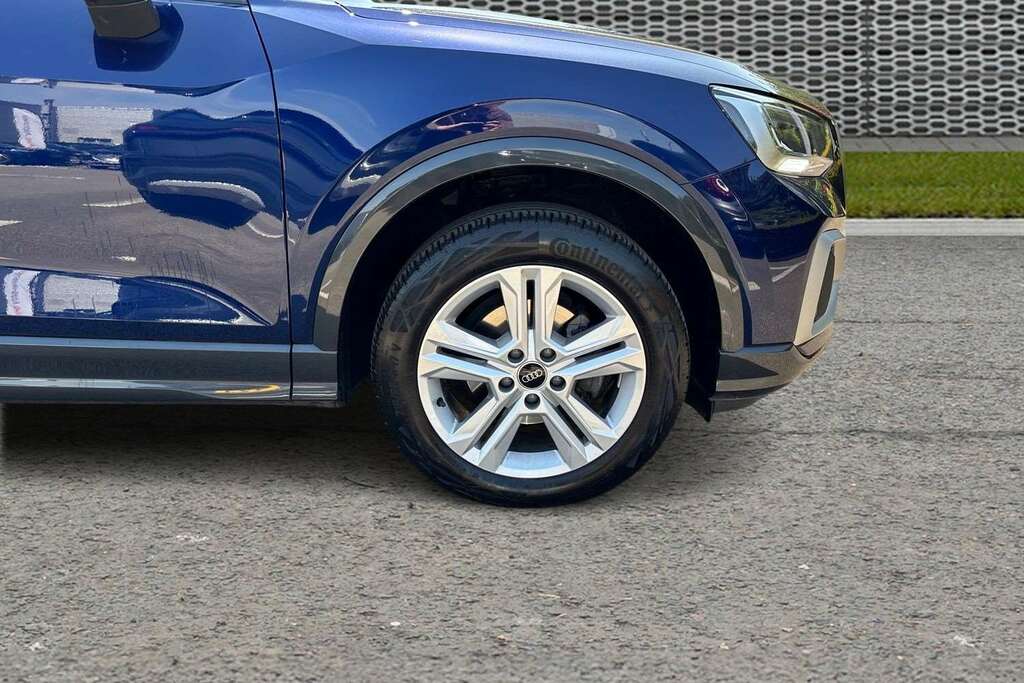 Audi Q2 35 Tfsi Sport S Tronic 2025 BM25JKU Blue #5