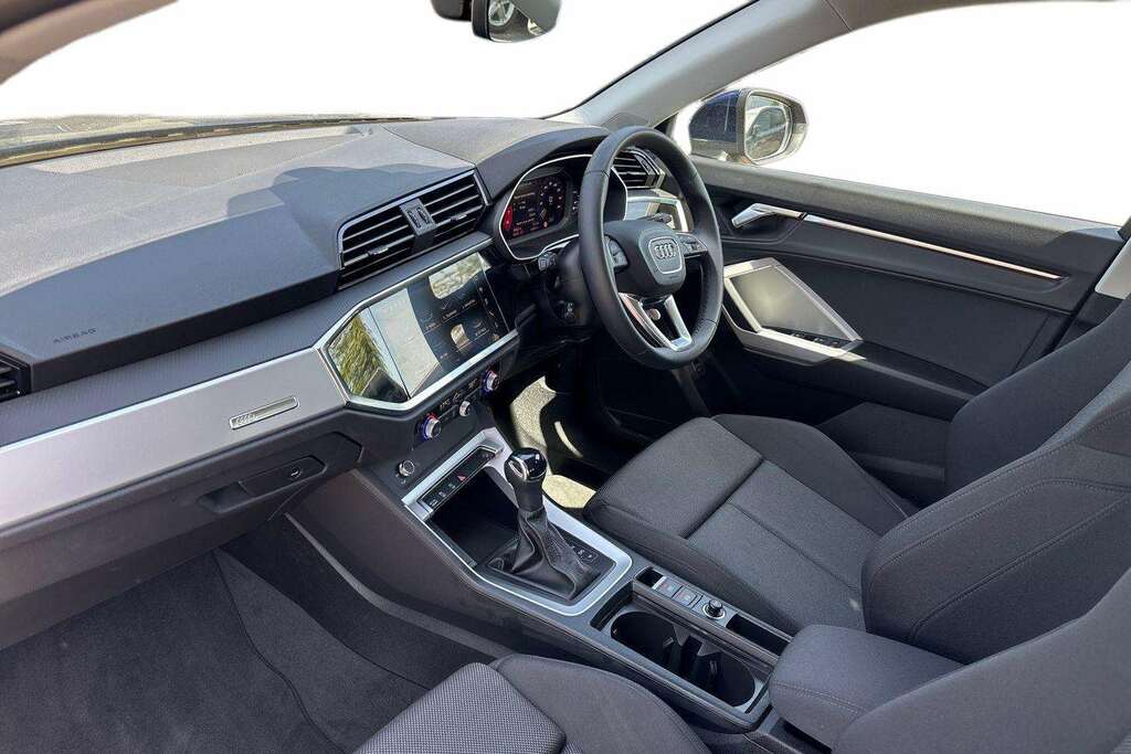 Audi Q3 35 Tfsi Sport S Tronic 2025 LS75FKW Black #2