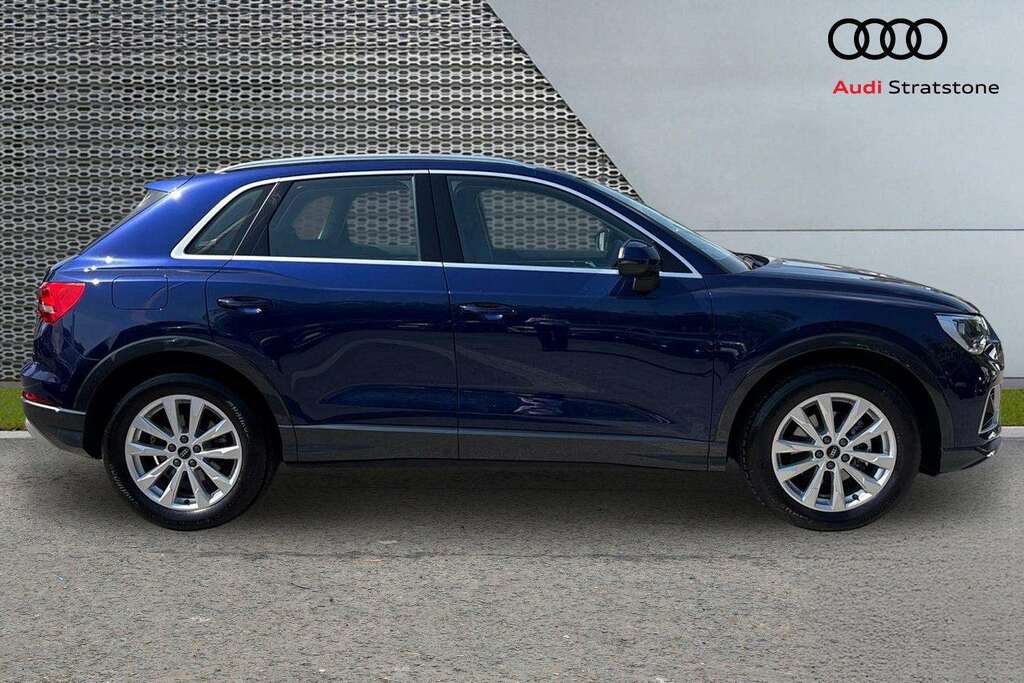 Audi Q3 35 Tfsi Sport S Tronic 2025 LS75FKW Black #3