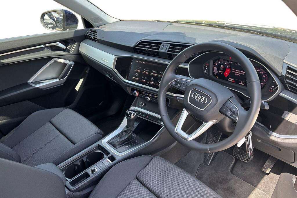 Audi Q3 35 Tfsi Sport S Tronic 2025 LS75FKW Black #5