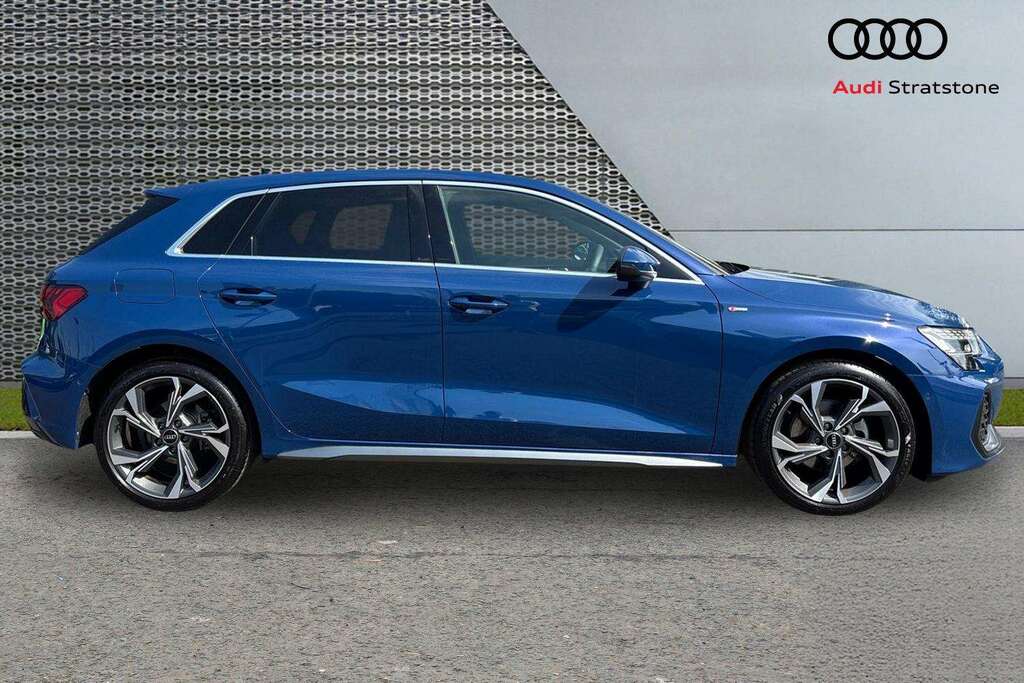 Audi A3 1.5 Tfsi 150 S Line S Tronic 2025 LN75KVV Blue #4