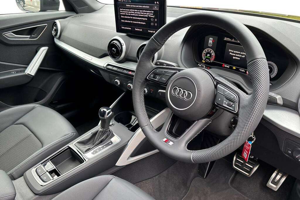 Audi Q2 35 Tfsi S Line S Tronic 2026 MV26LOF Black #6