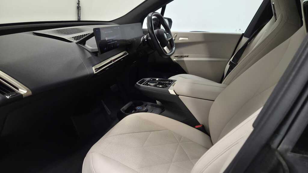 BMW iX 240Kw Xdrive40 M Sport 76.6Kwh 2022 KP22GOE Black #6