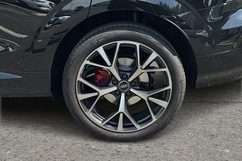 Audi Q3 1.5 Tfsi Edition 1 S Tronic 2026 MT26FSX Black #2