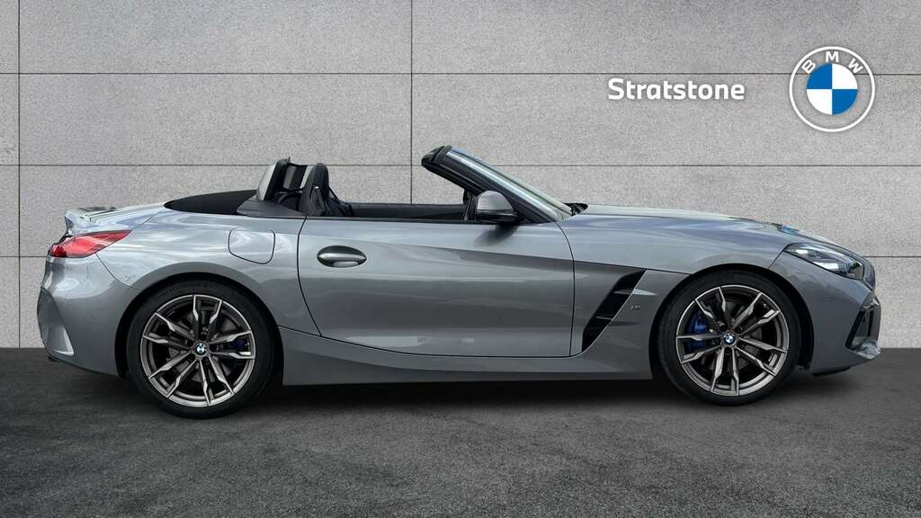 BMW Z4 Sdrive M40i 2024 YJ74HKE Grey #2