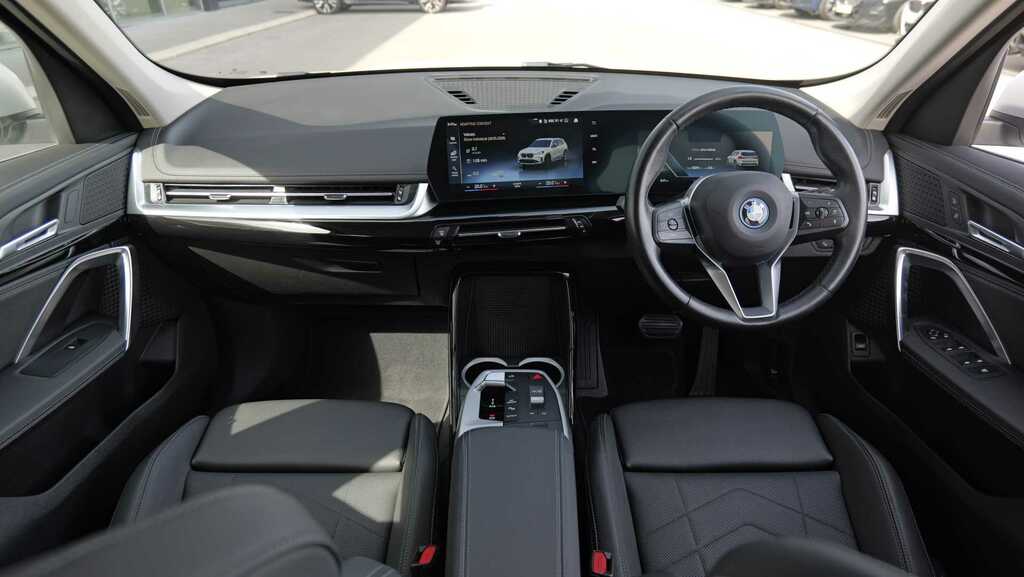 BMW iX1 230Kw Xdrive30 Xline 65Kwh 2023 White #4