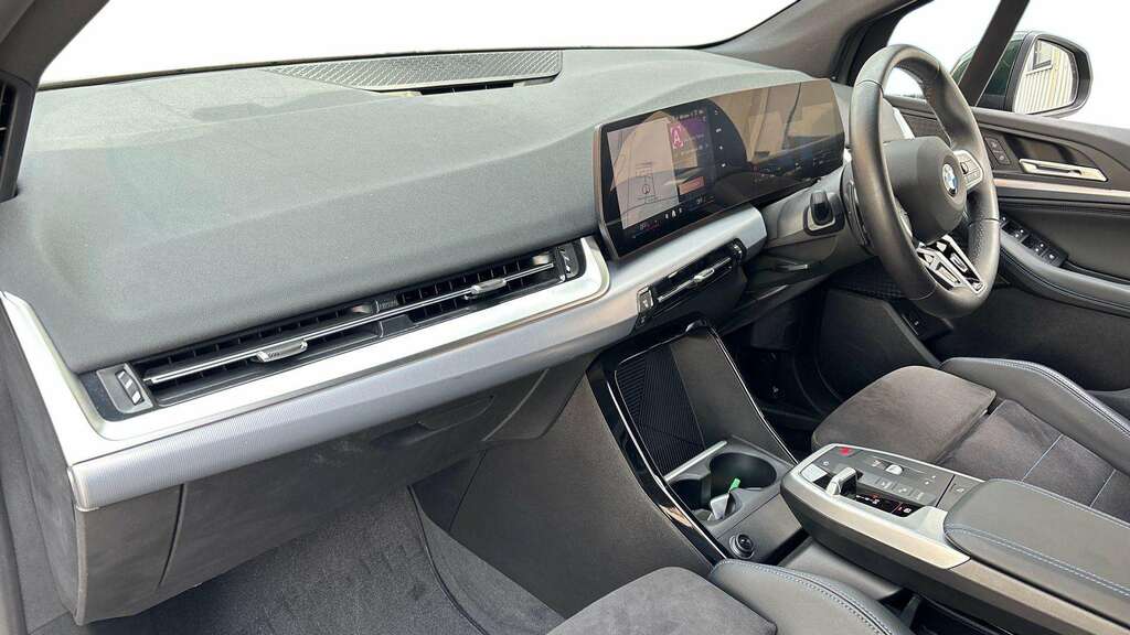 BMW 2 Series 220I Mht M Sport Dct 2025 AV25KUS Green #6