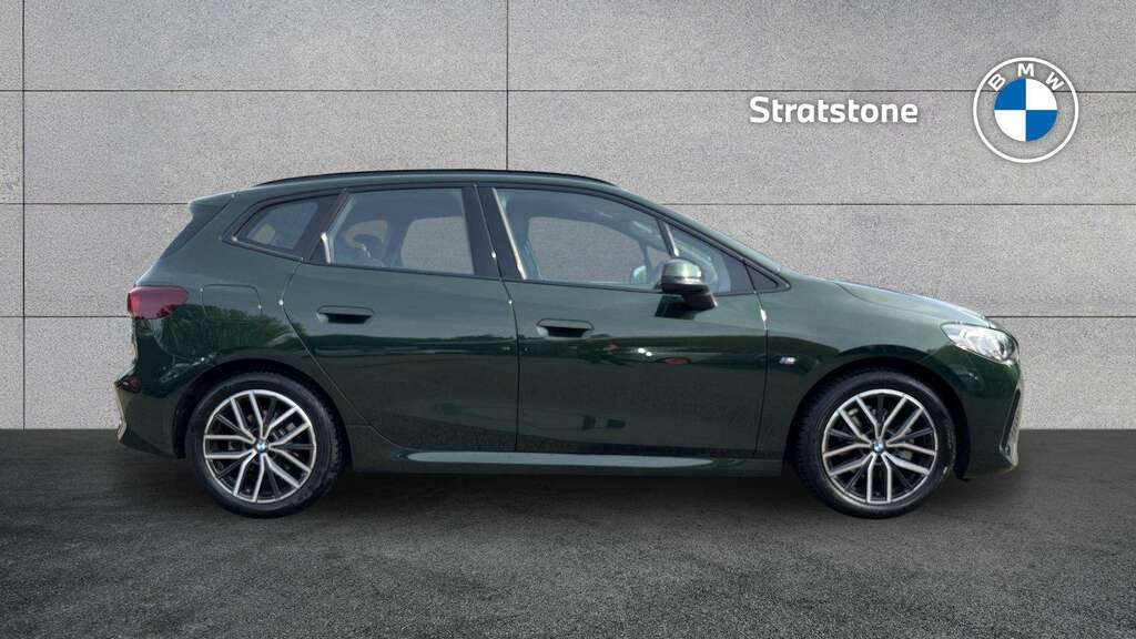 BMW 2 Series 220I Mht M Sport Dct 2025 AV25KUS Green #2