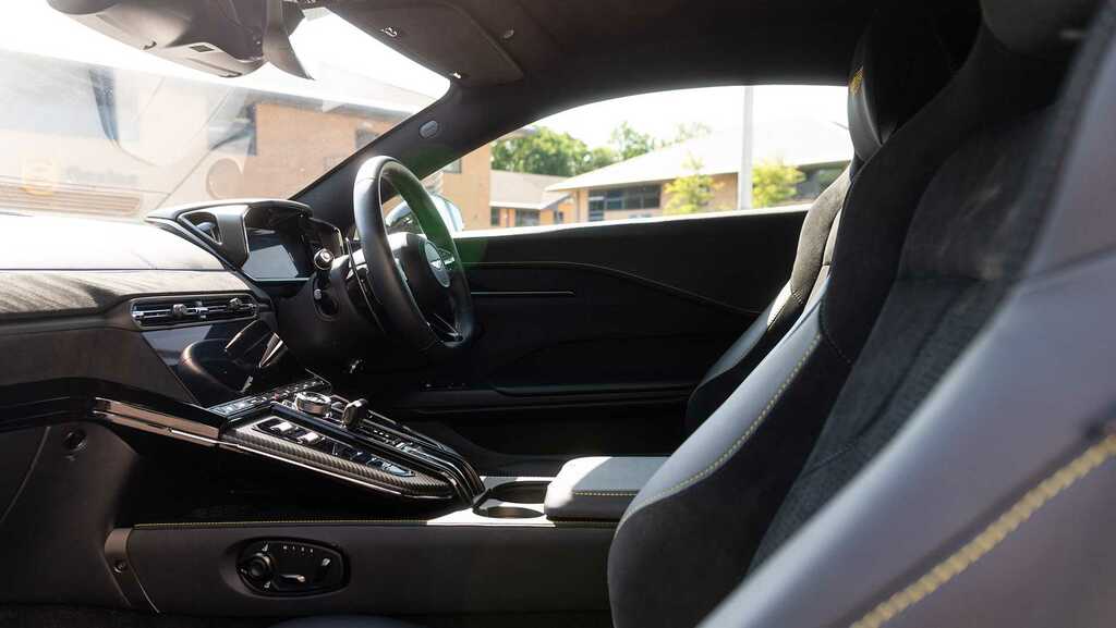 Aston Martin Vantage Vantage Rdstr 4.0 V8 Au Green #39