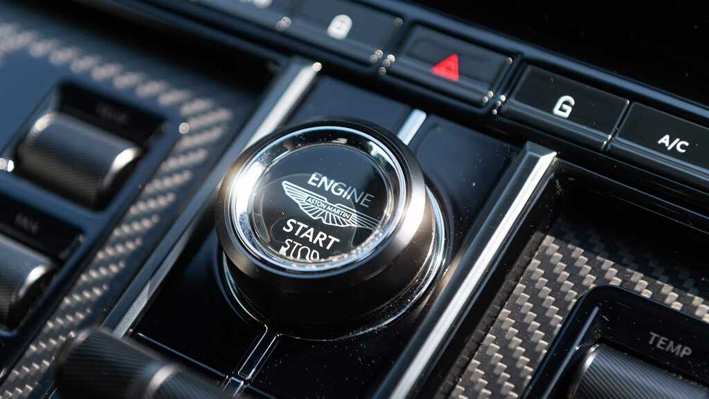 Aston Martin Vantage Vantage Rdstr 4.0 V8 Au Green #31