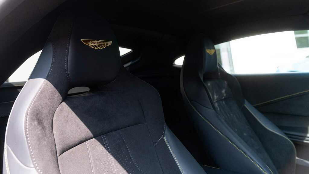 Aston Martin Vantage Vantage Rdstr 4.0 V8 Au Green #11