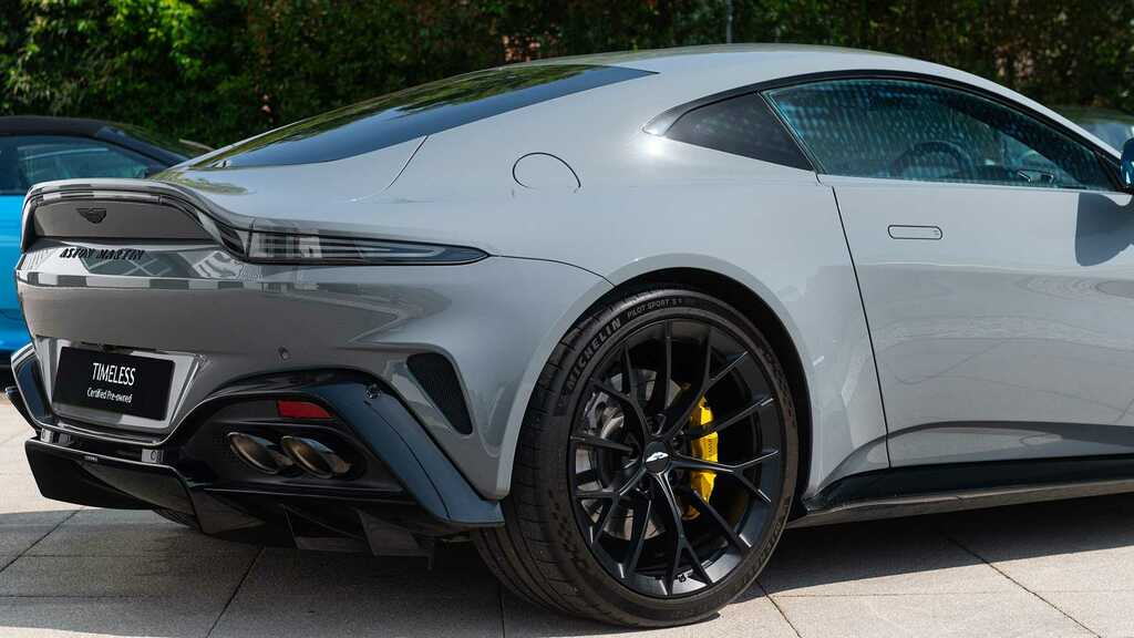 Aston Martin Vantage Vantage Rdstr 4.0 V8 Au Green #19