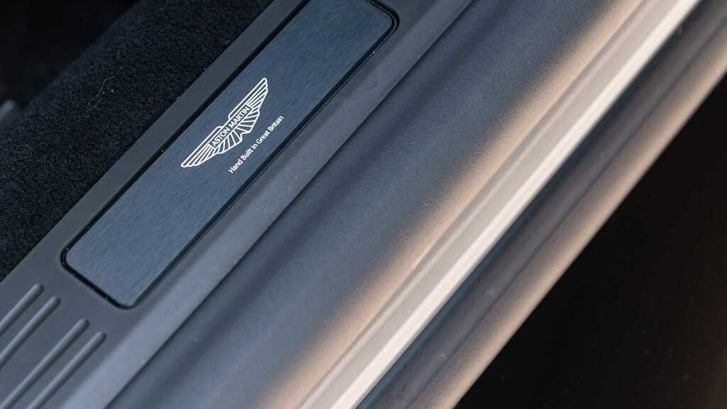 Aston Martin Vantage Vantage Rdstr 4.0 V8 Au Green #27
