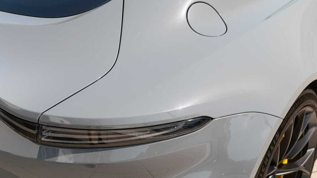 Aston Martin Vantage Vantage Rdstr 4.0 V8 Au Green #22