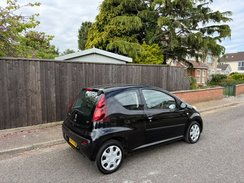 Peugeot 107 Active Black #2