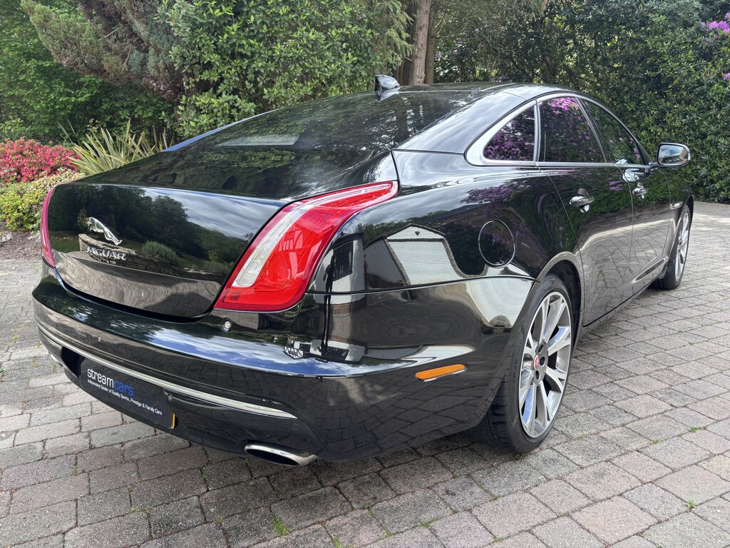 Jaguar XJ 3.0 D V6 Portfolio Black #6