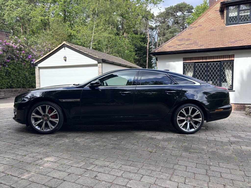 Jaguar XJ 3.0 D V6 Portfolio Black #3
