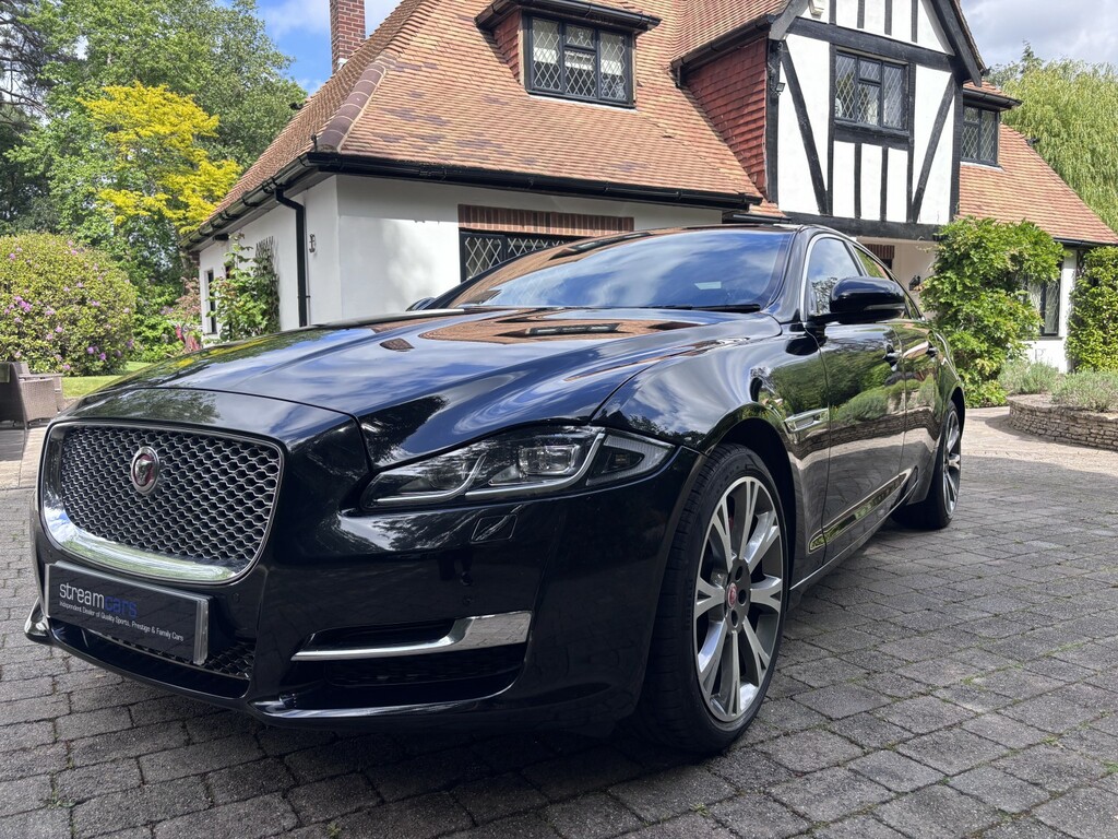 Jaguar XJ 3.0 D V6 Portfolio Black #2