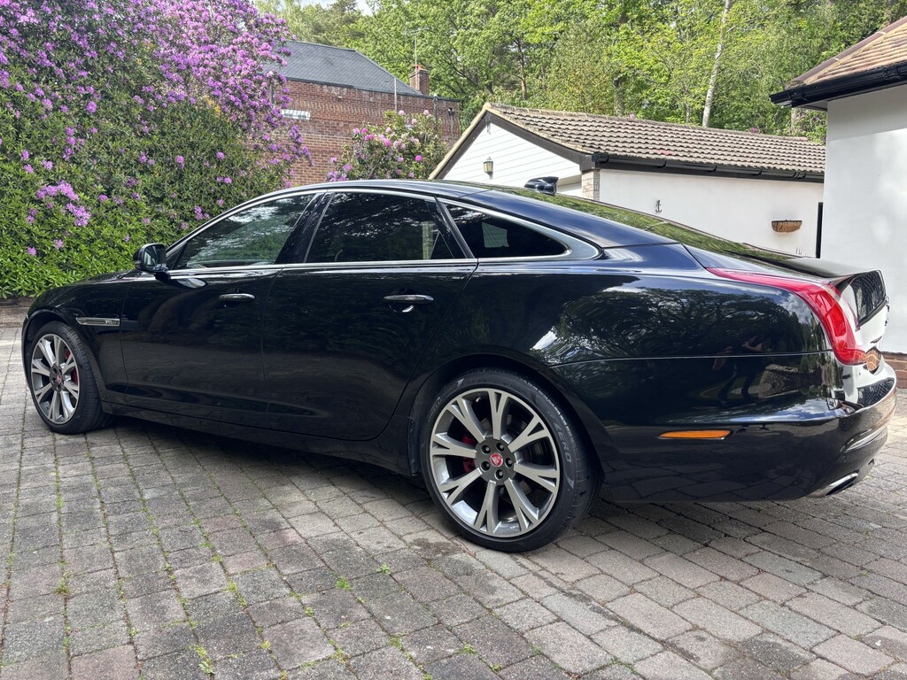 Jaguar XJ 3.0 D V6 Portfolio Black #4