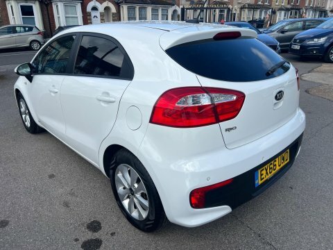 Kia RIO 1.25 Sr7 Euro White #3