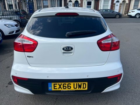 Kia RIO 1.25 Sr7 Euro White #4