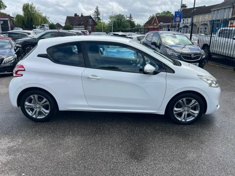 Peugeot 208 1.2 Vti Active GD14KWE White #5