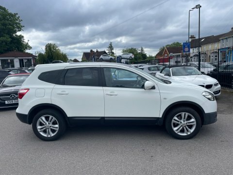 Nissan Qashqai+2 1.6 Acenta 2Wd White #2